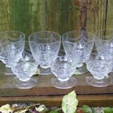 Anciens verres à vin à pied en cristal gravés  ensemble de 7