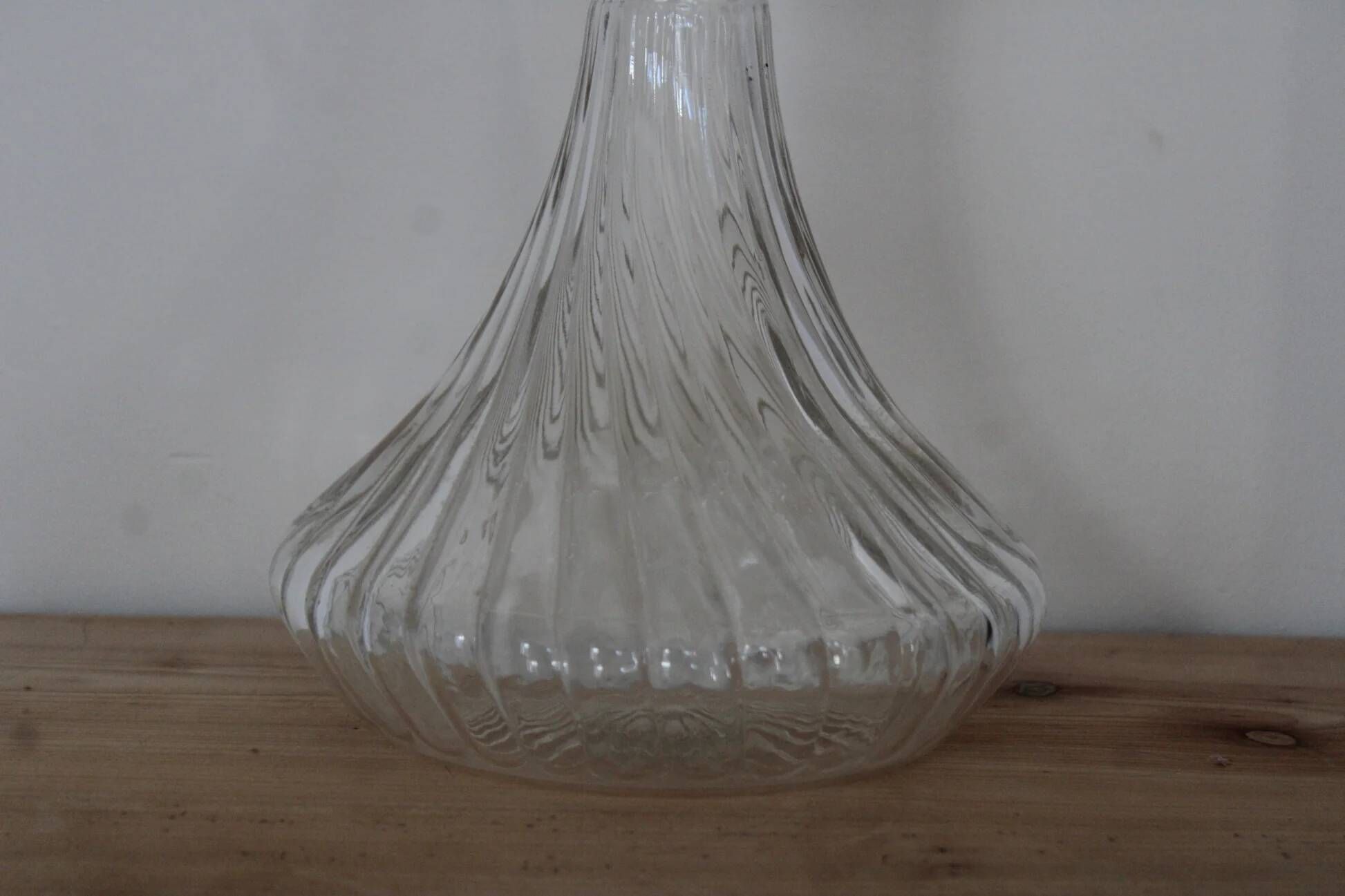 Vintage twisted glass carafe with stopper – H 31 cm