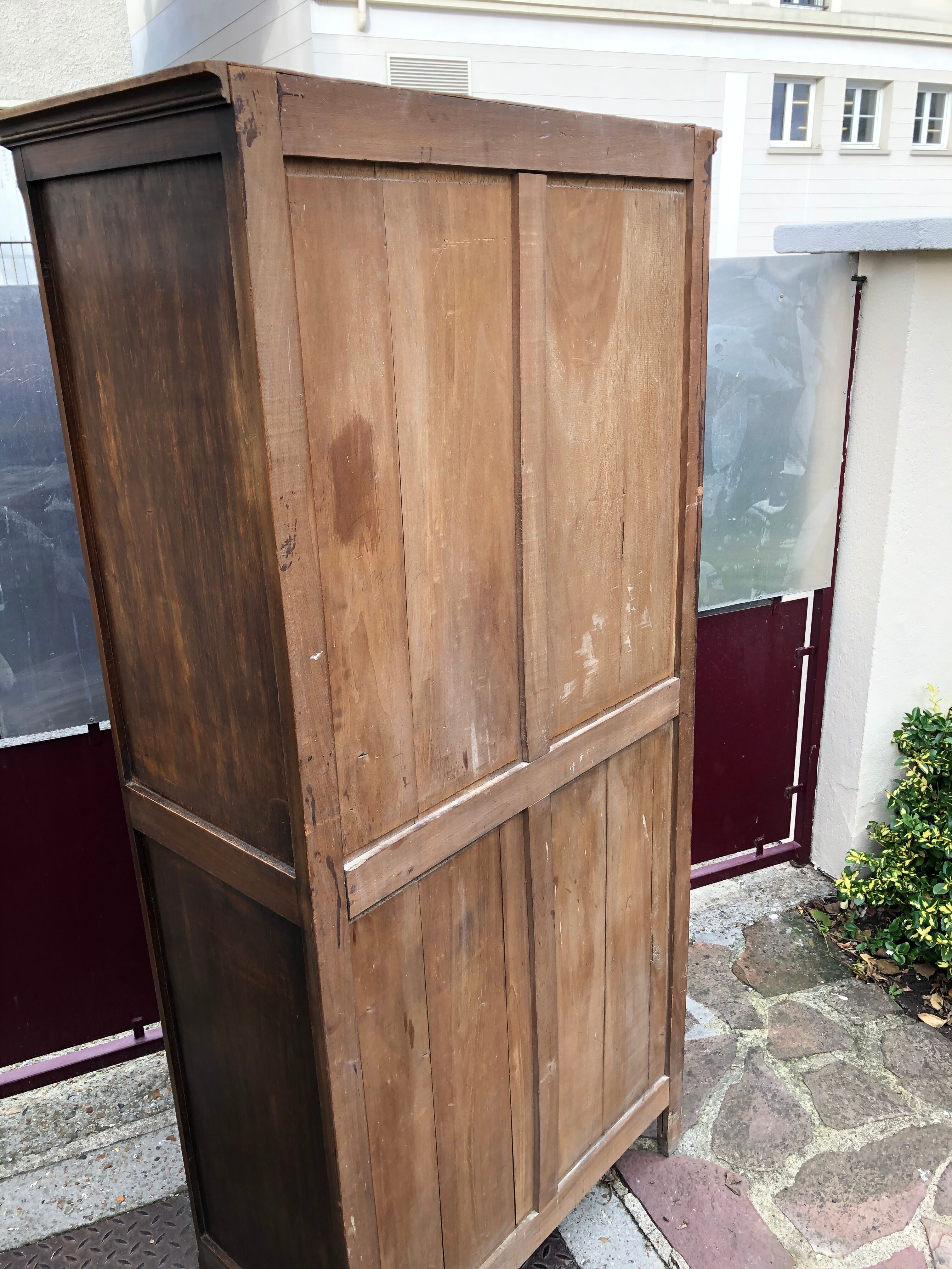 Armoire parisienne