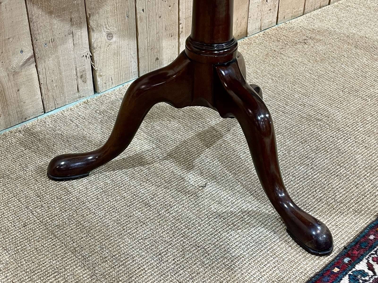 Victorian mahogany pedestal table 19th century