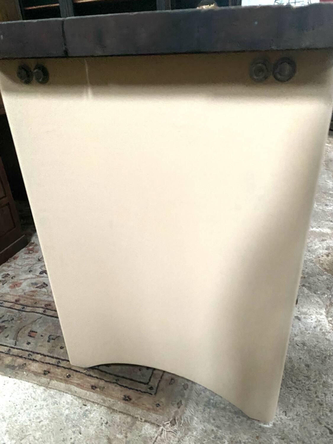 Industrial establishment Air Force Central island workbench