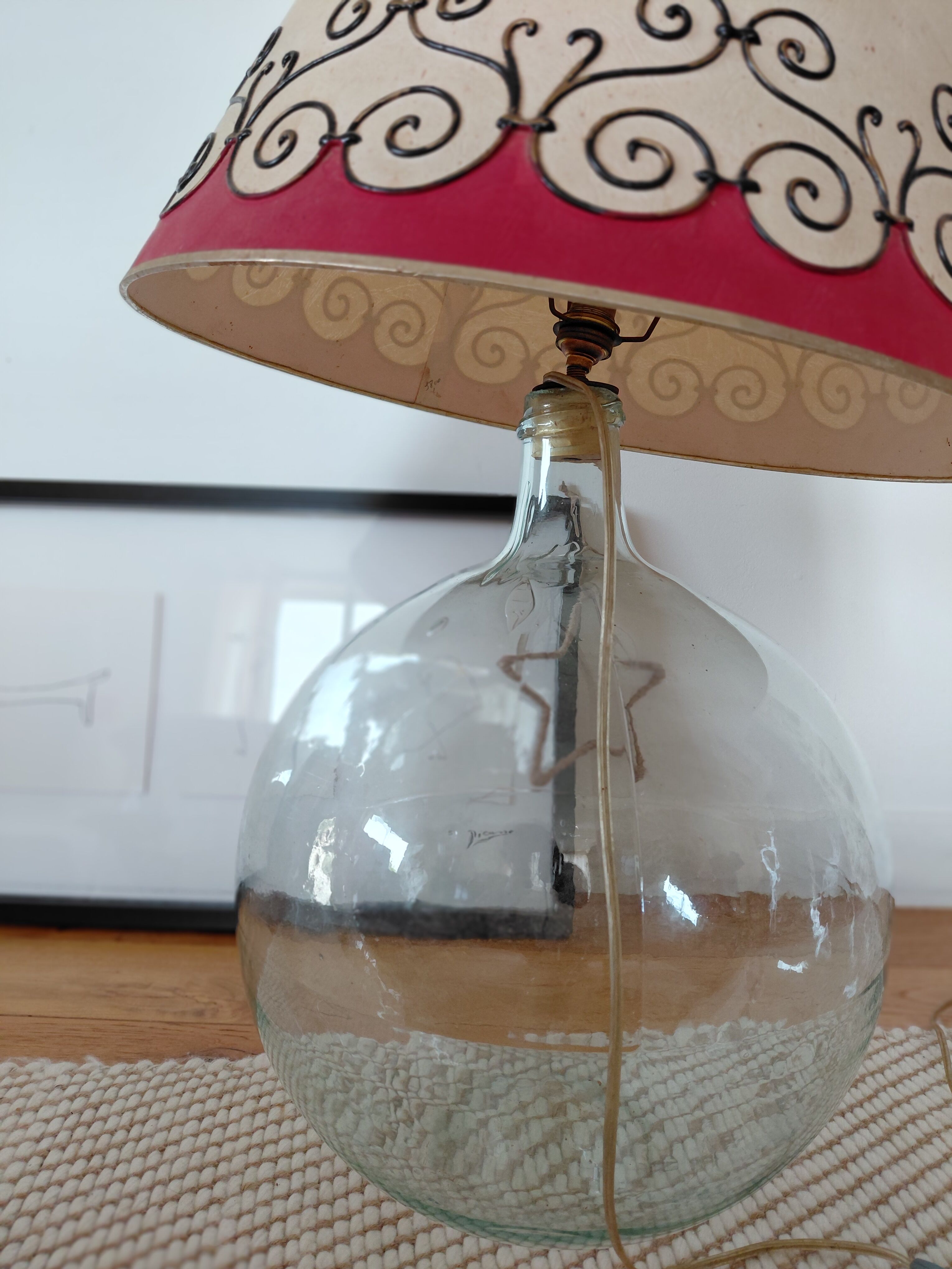 Dame-Jeanne XXL glass floor lamp with vintage lampshade.