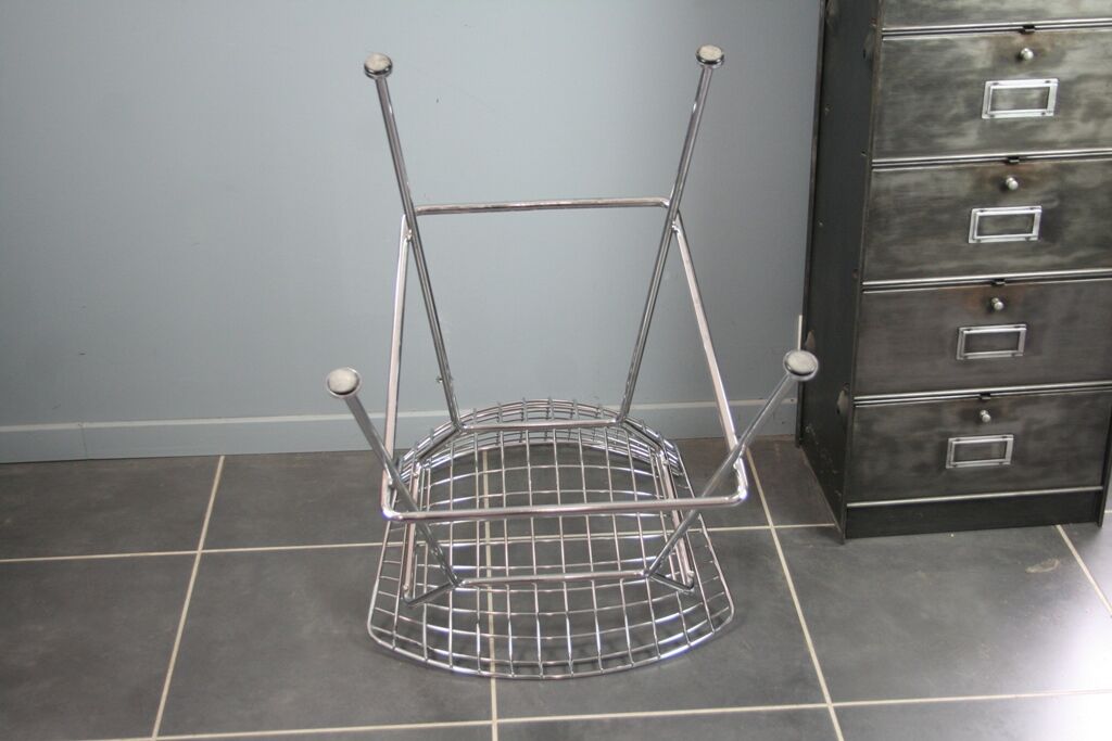 Bar stool Harry Bertoia Knoll chrome red cake