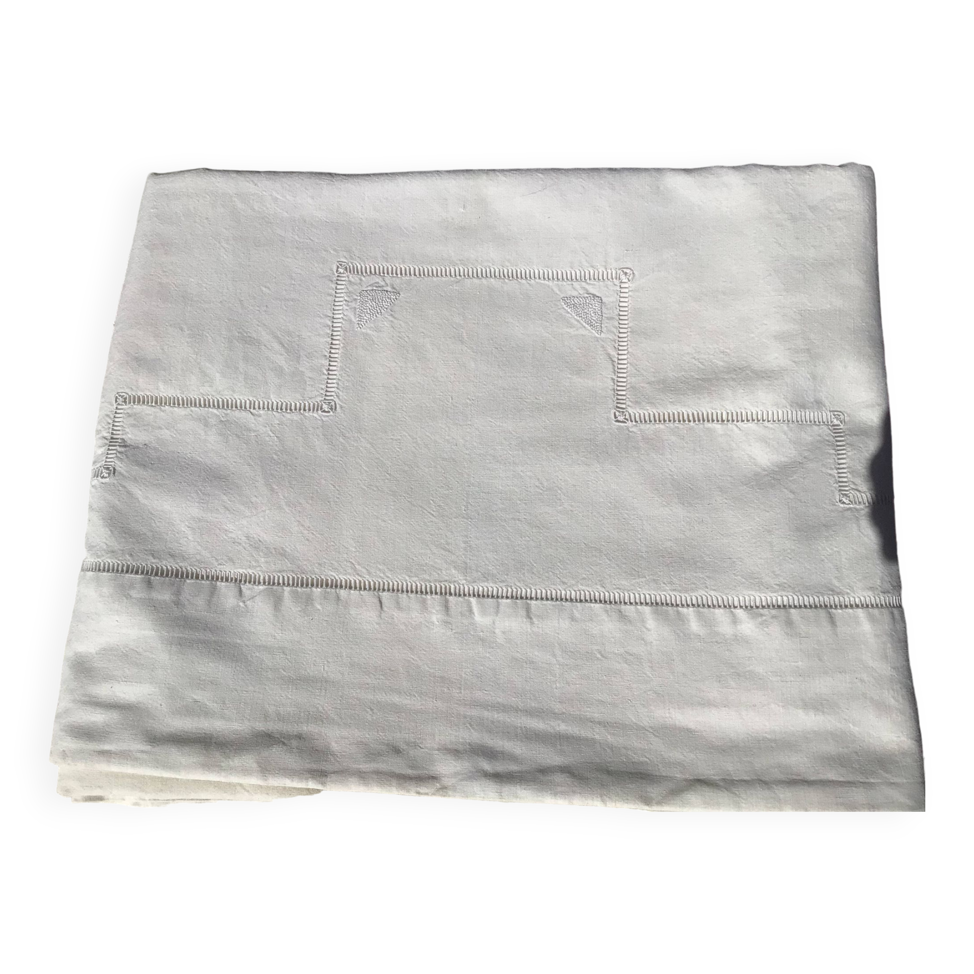 New 2-seater sheet embroidered with ladder day triangles