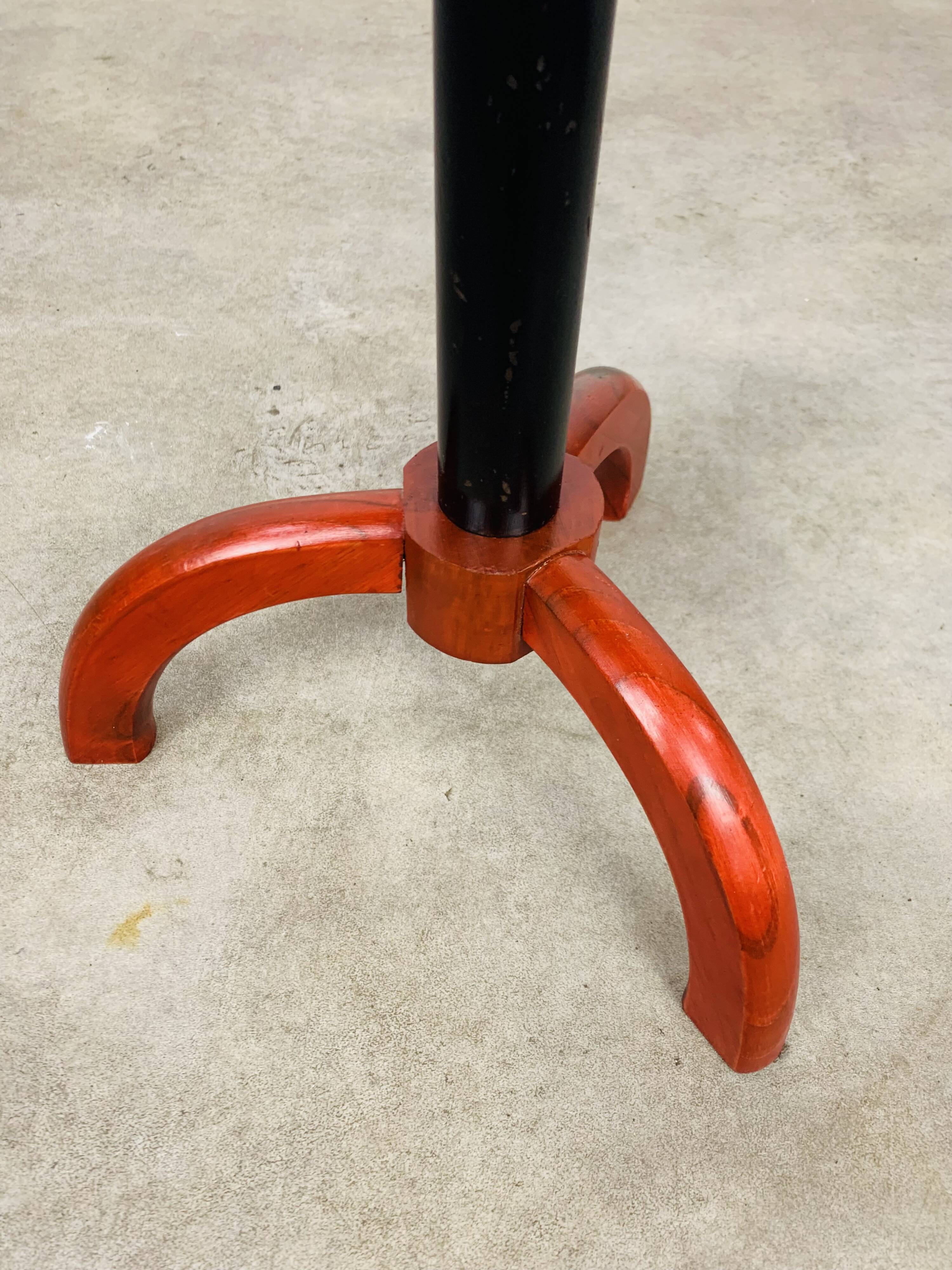 Table d'appoint tripode vintage en bois rouge et noir
