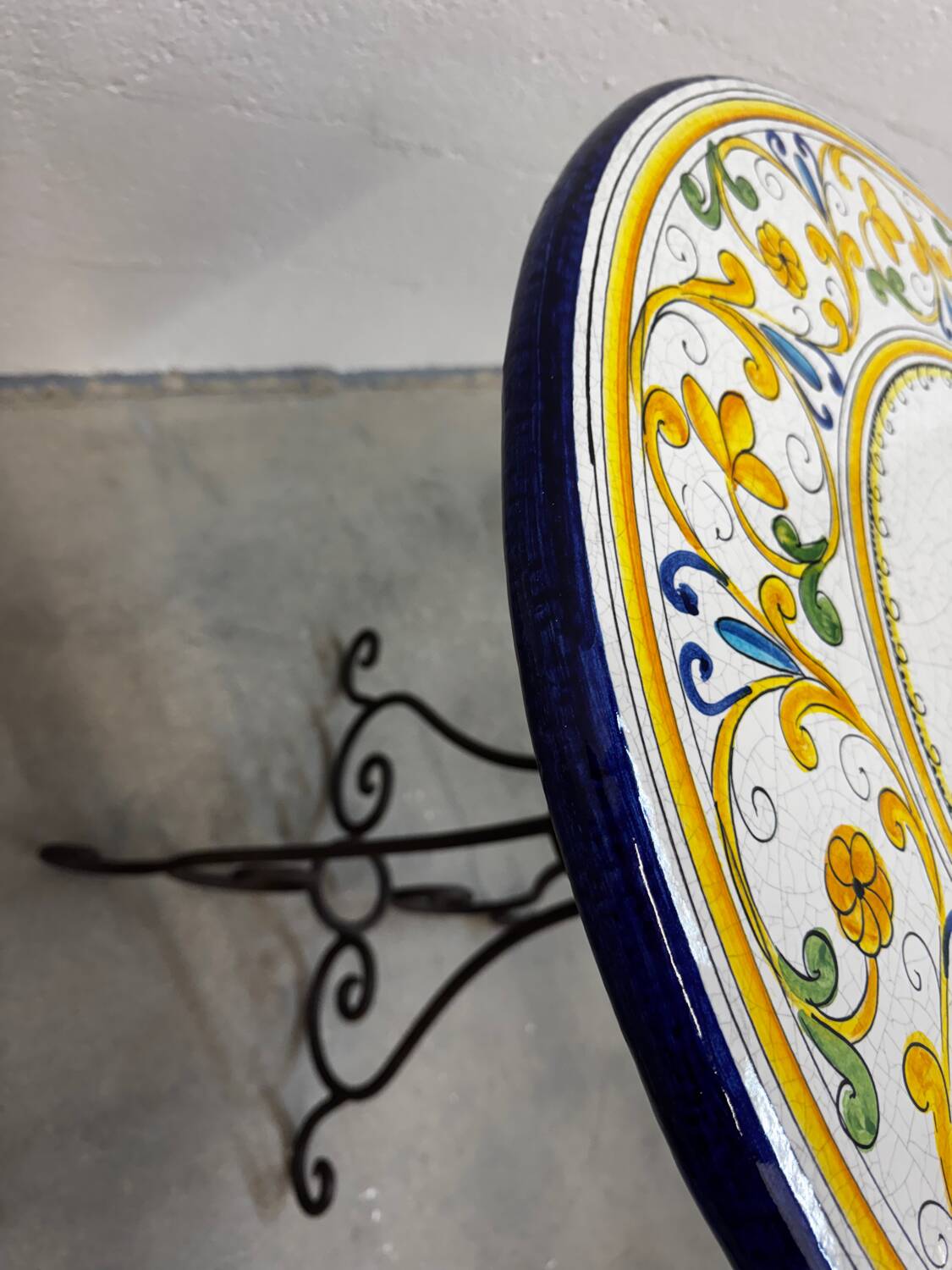 Outdoor table signed Grandi Maioliche Ficola hand-painted Italy