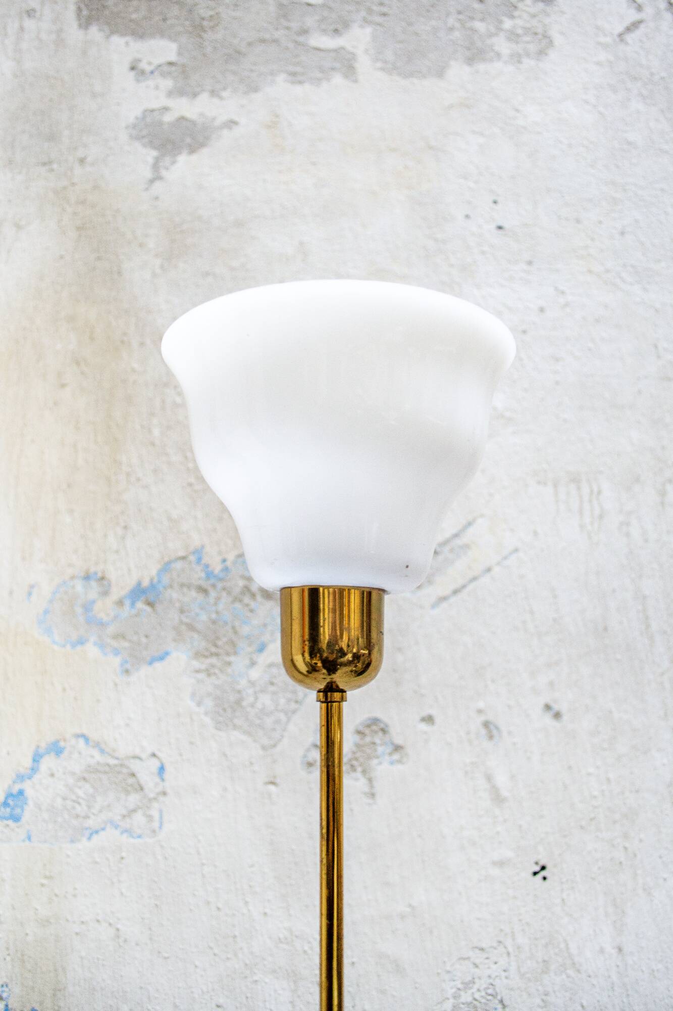 Coppia di lampade da terra in plexiglass e metallo cromato di Gigi & Pepe Tanzi per Dalca anni '70