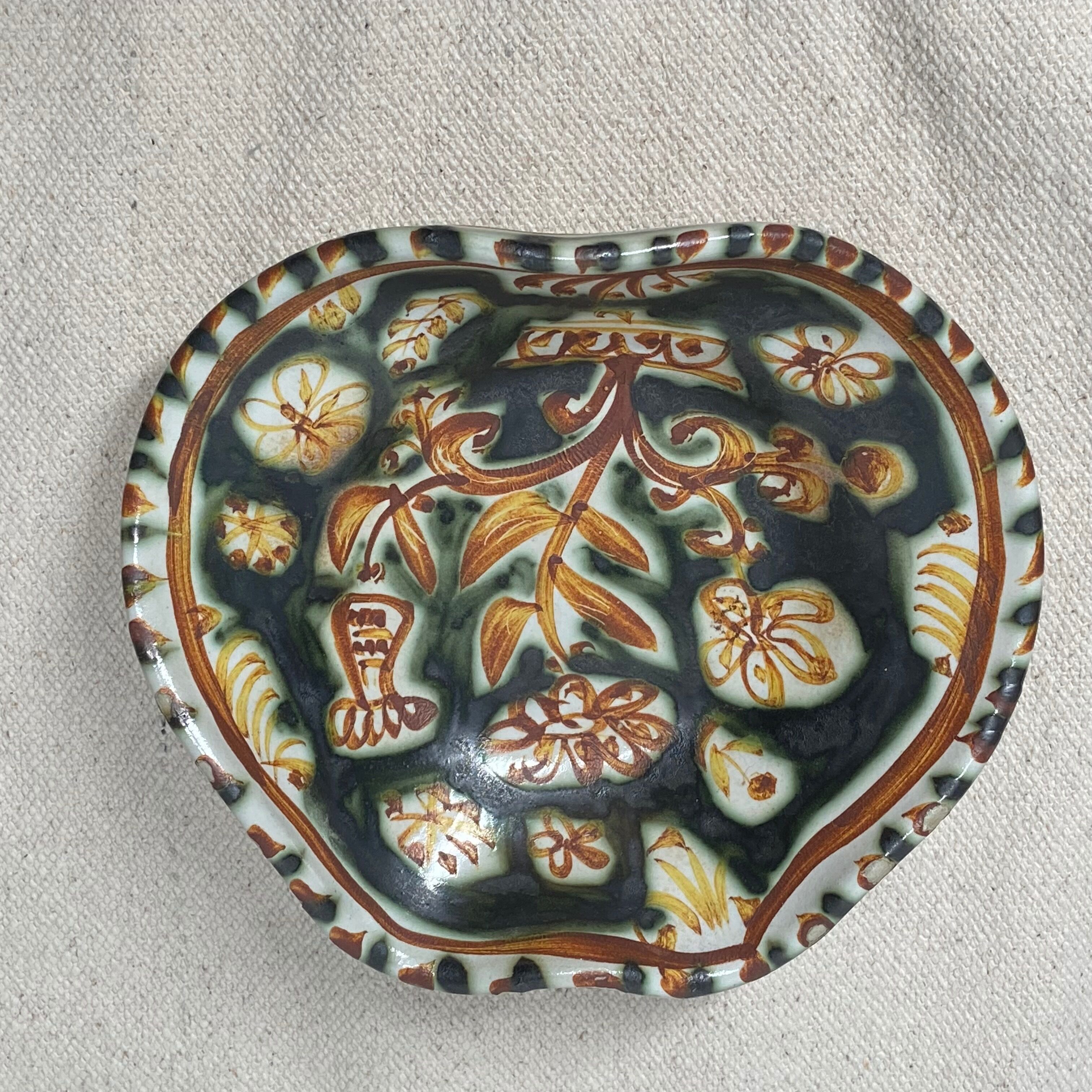 Empty pocket in ceramic Quimper signed Paul Yvain