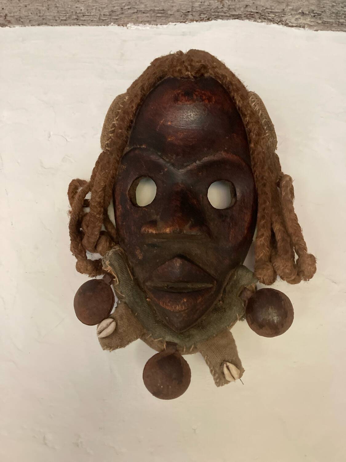 African tribal mask of the Dan people