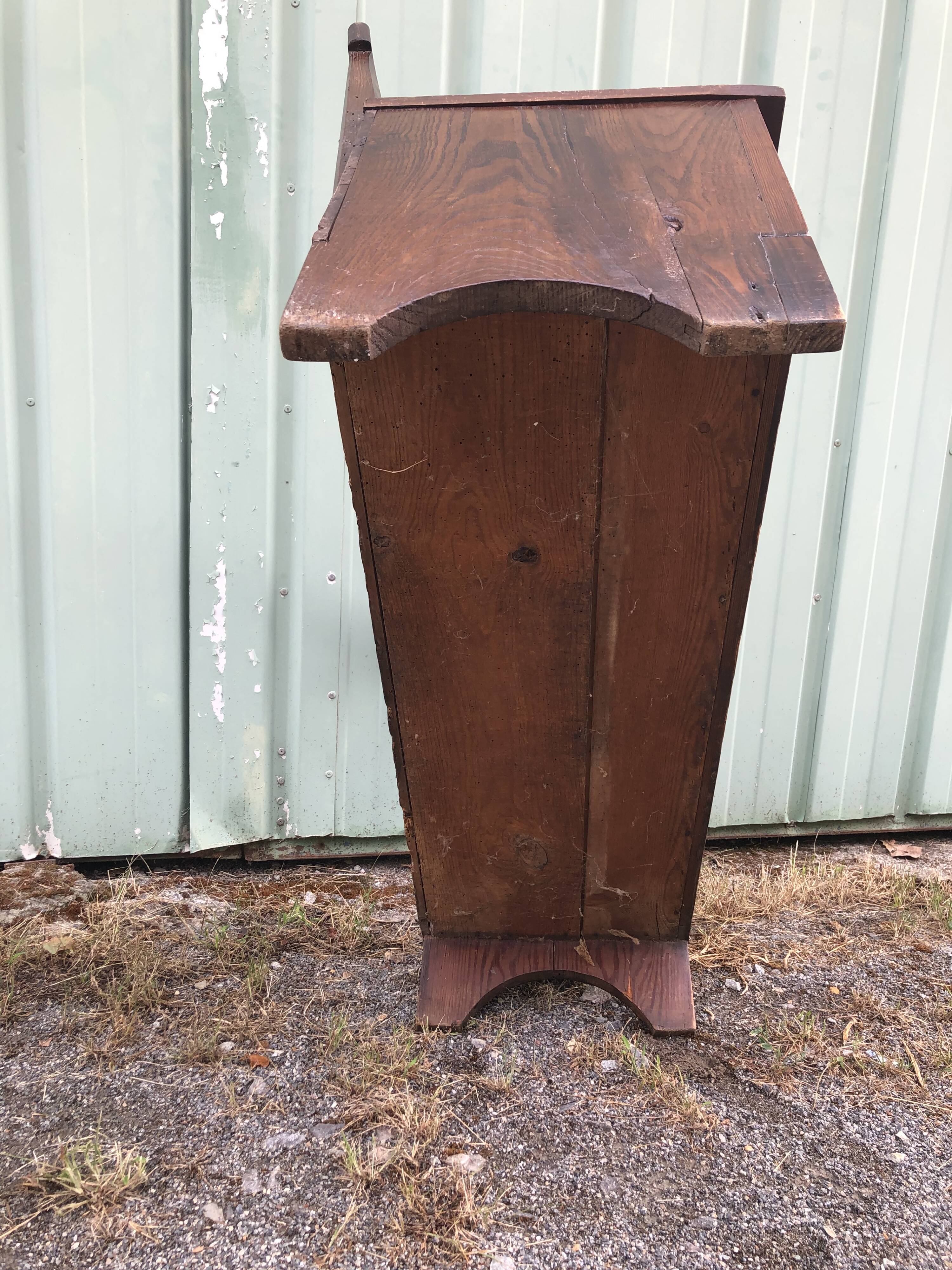 Rustic chest bench in old patina fir.