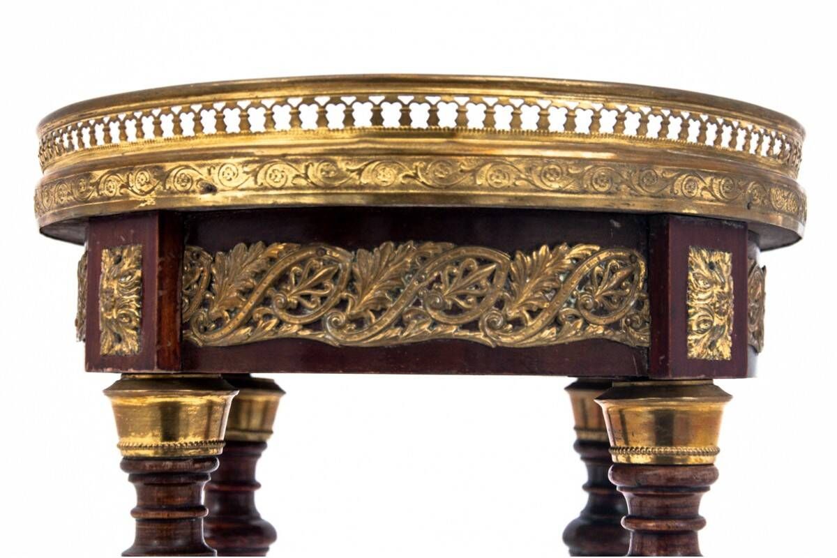 Table - flower bed, France, turn of the 19th and 20th centuries.