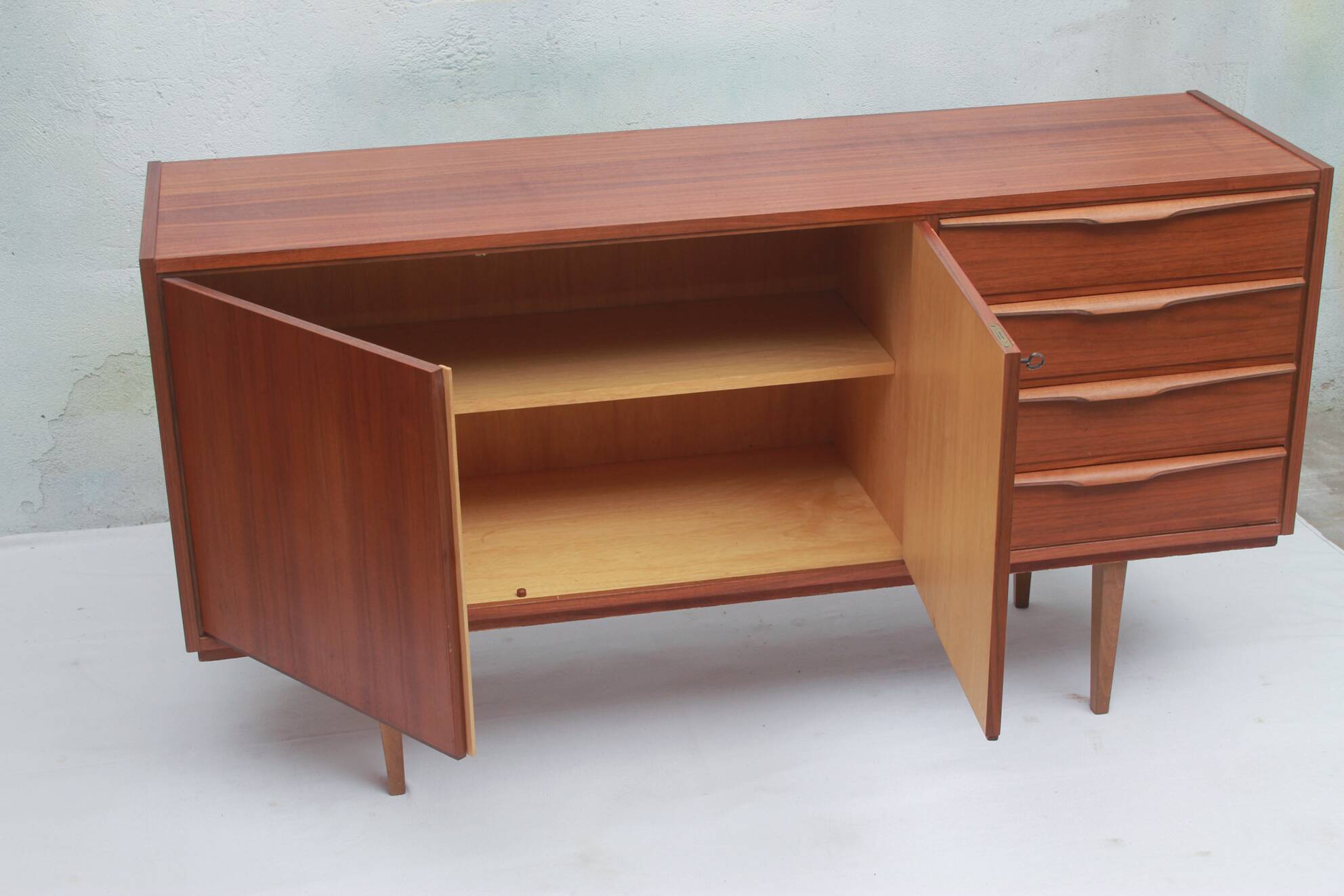 1960s sideboard in walnut with 4 drawers