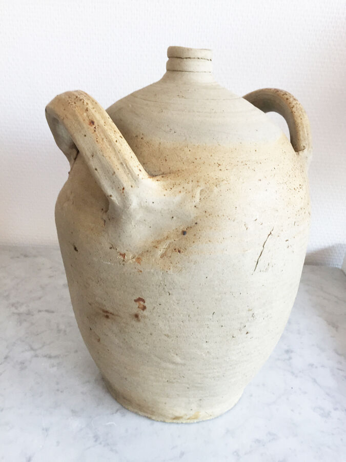 Sandstone water jug, 1970