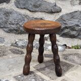Tripod stool with spool legs