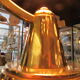 Lampe à poser en laiton doré