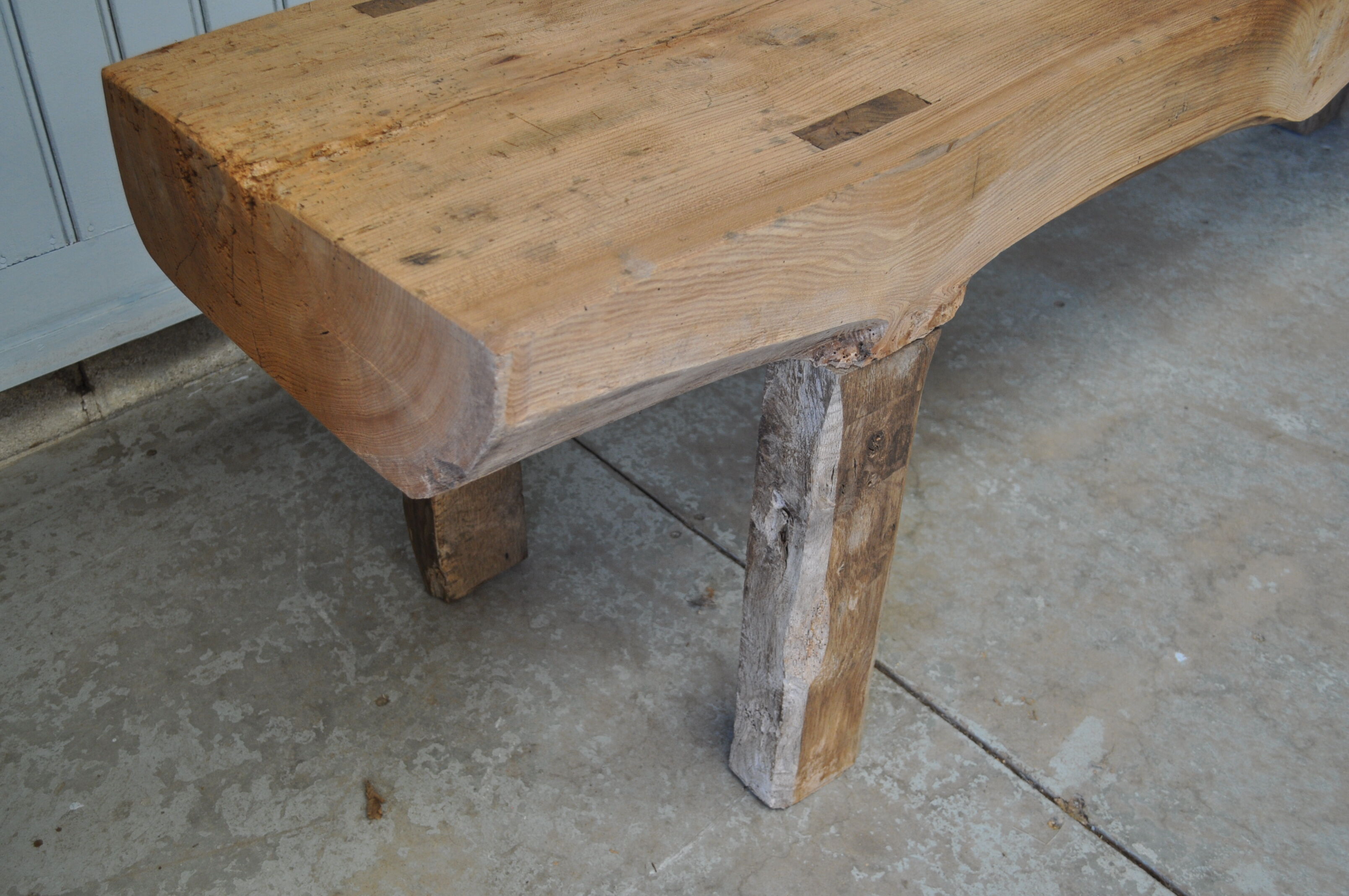 Low carpenter workbench