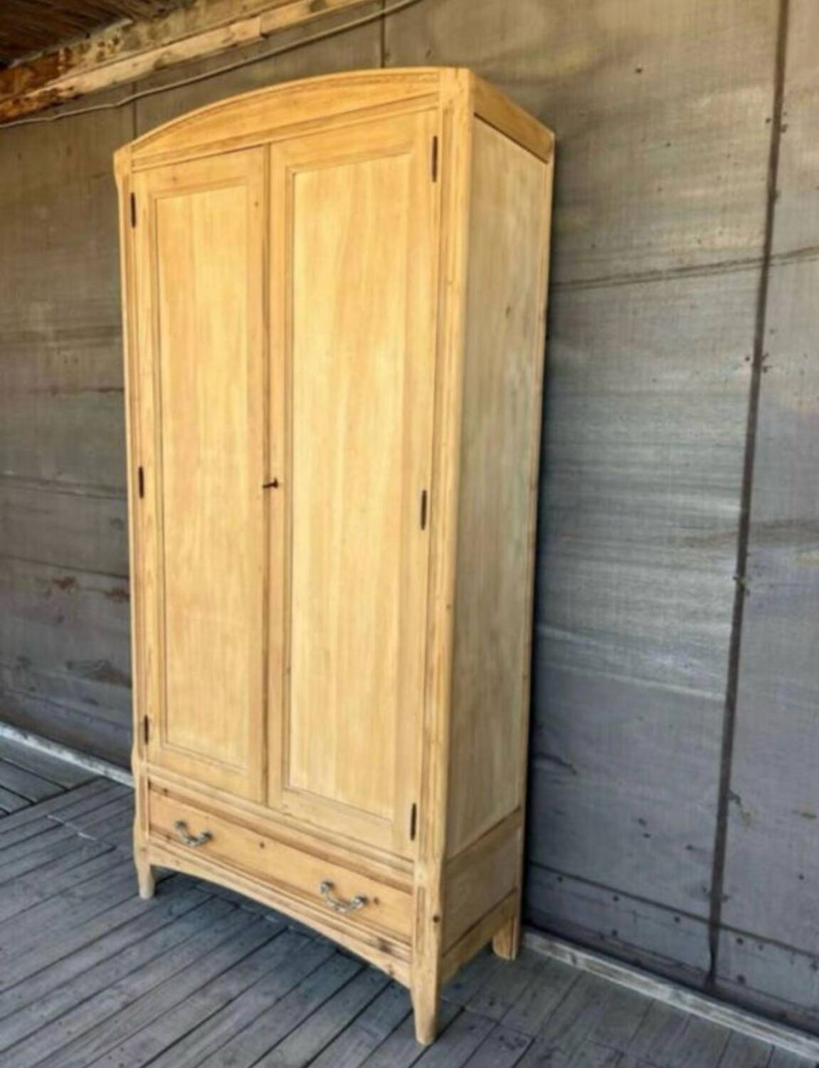 Armoire bois brut