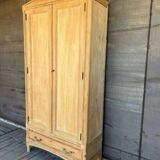 Armoire bois brut