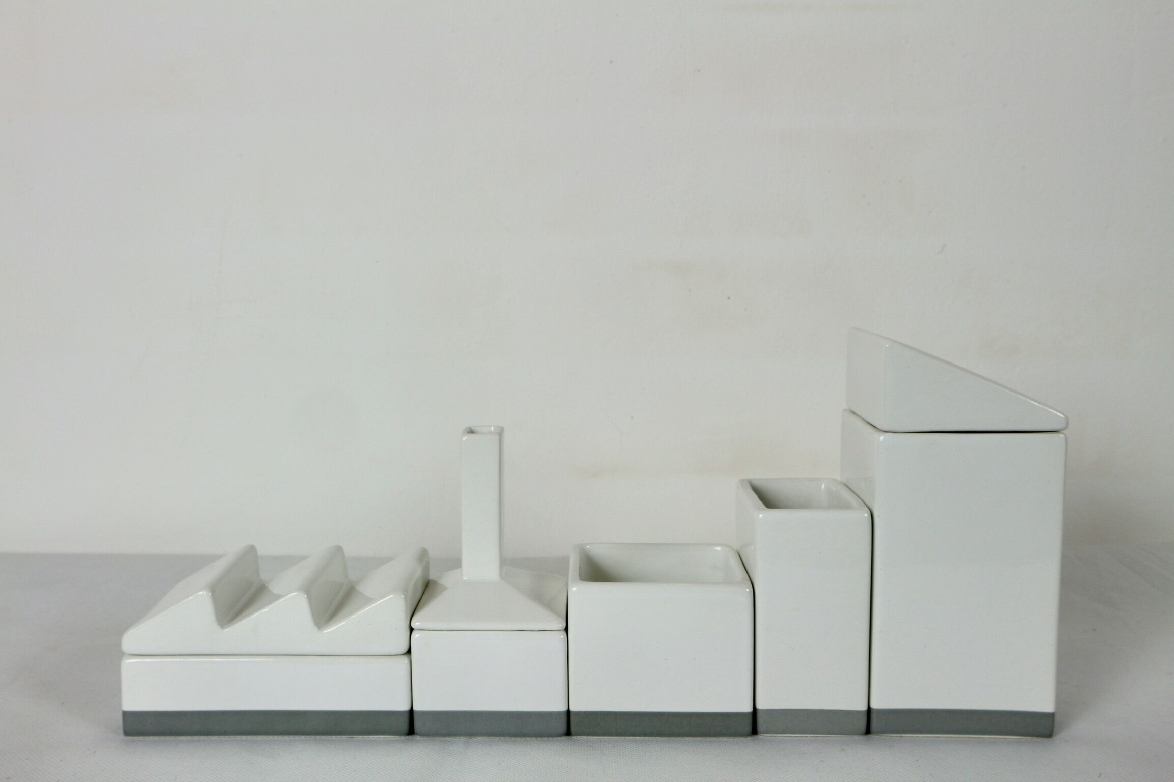 Seletti Desktructure necessary