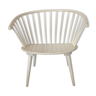 Scandinavian armchair in white wood