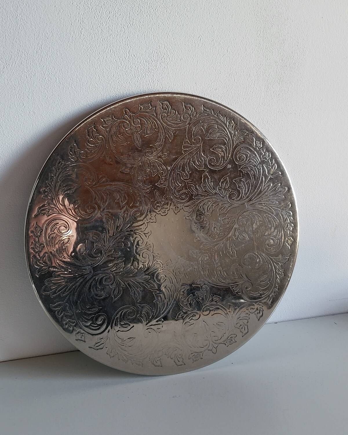 Silver-plated metal trivet English