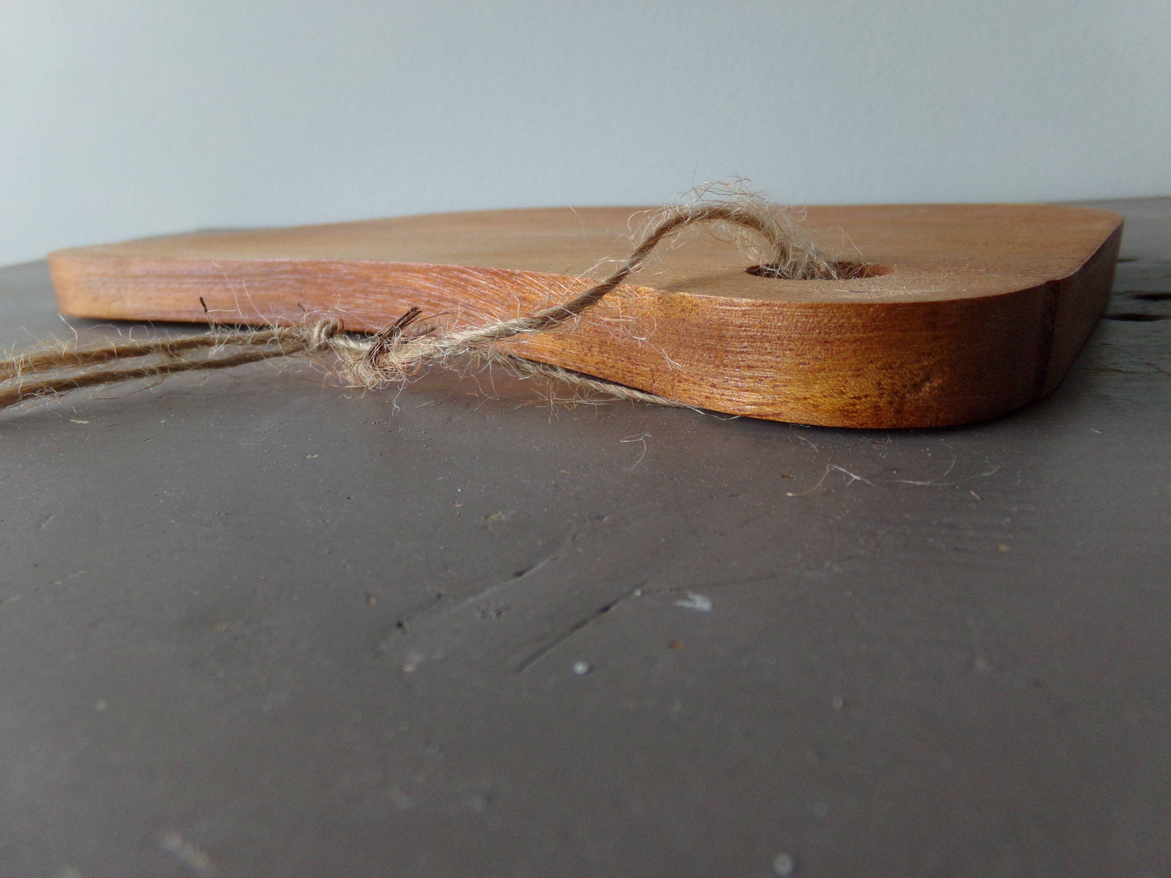 Acacia cutting board