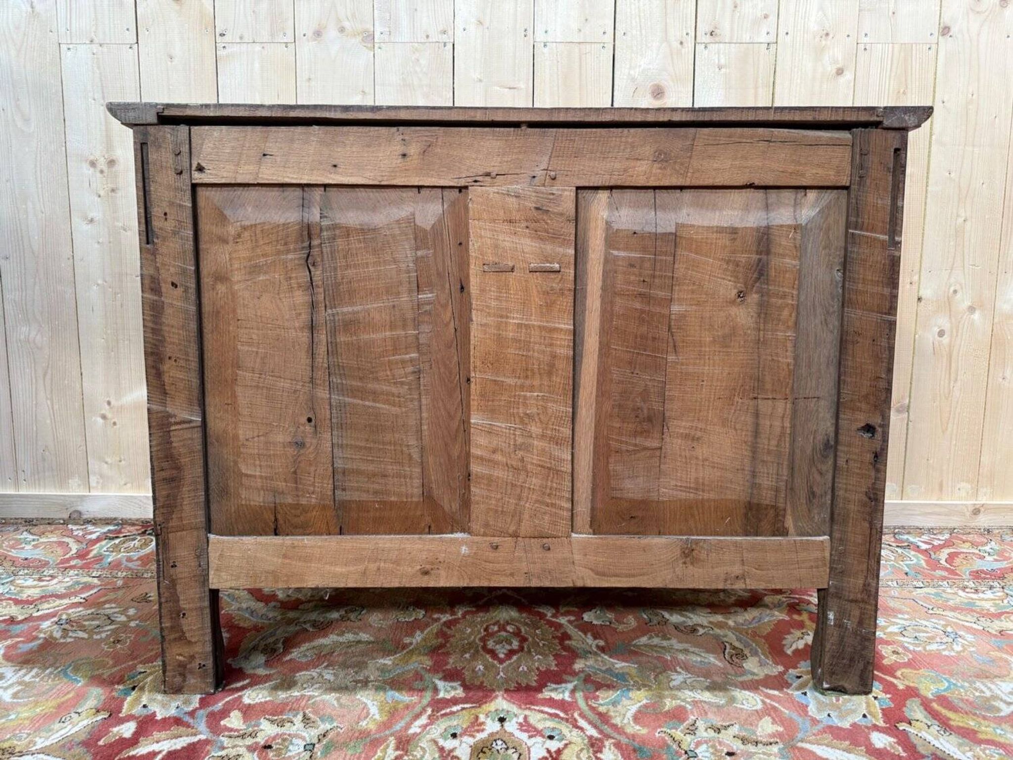 Nîmes Louis XV commode in carved oak