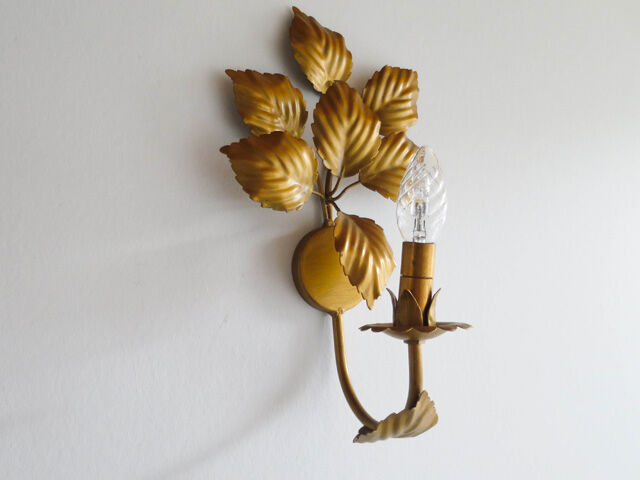 Foliage wall lamp