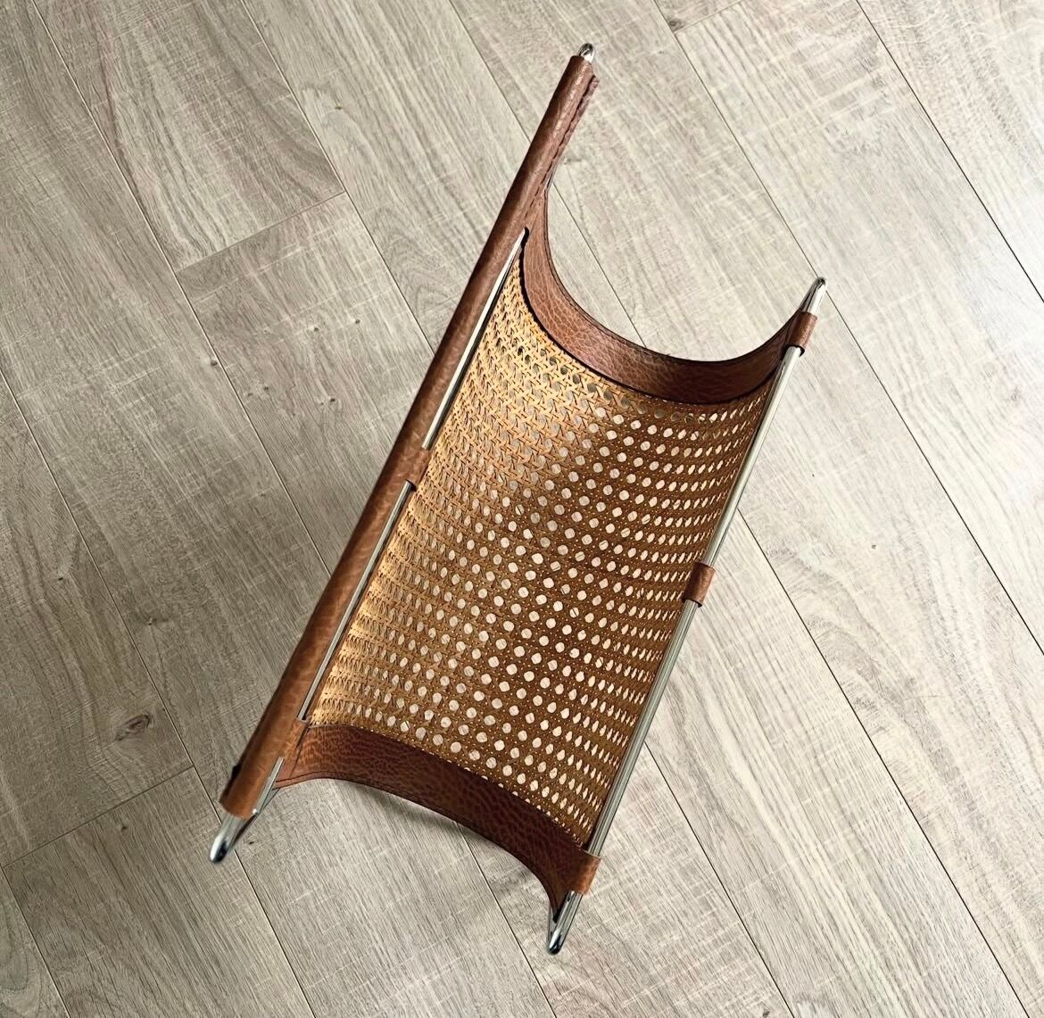 Porte-revues design cuir chrome cannage