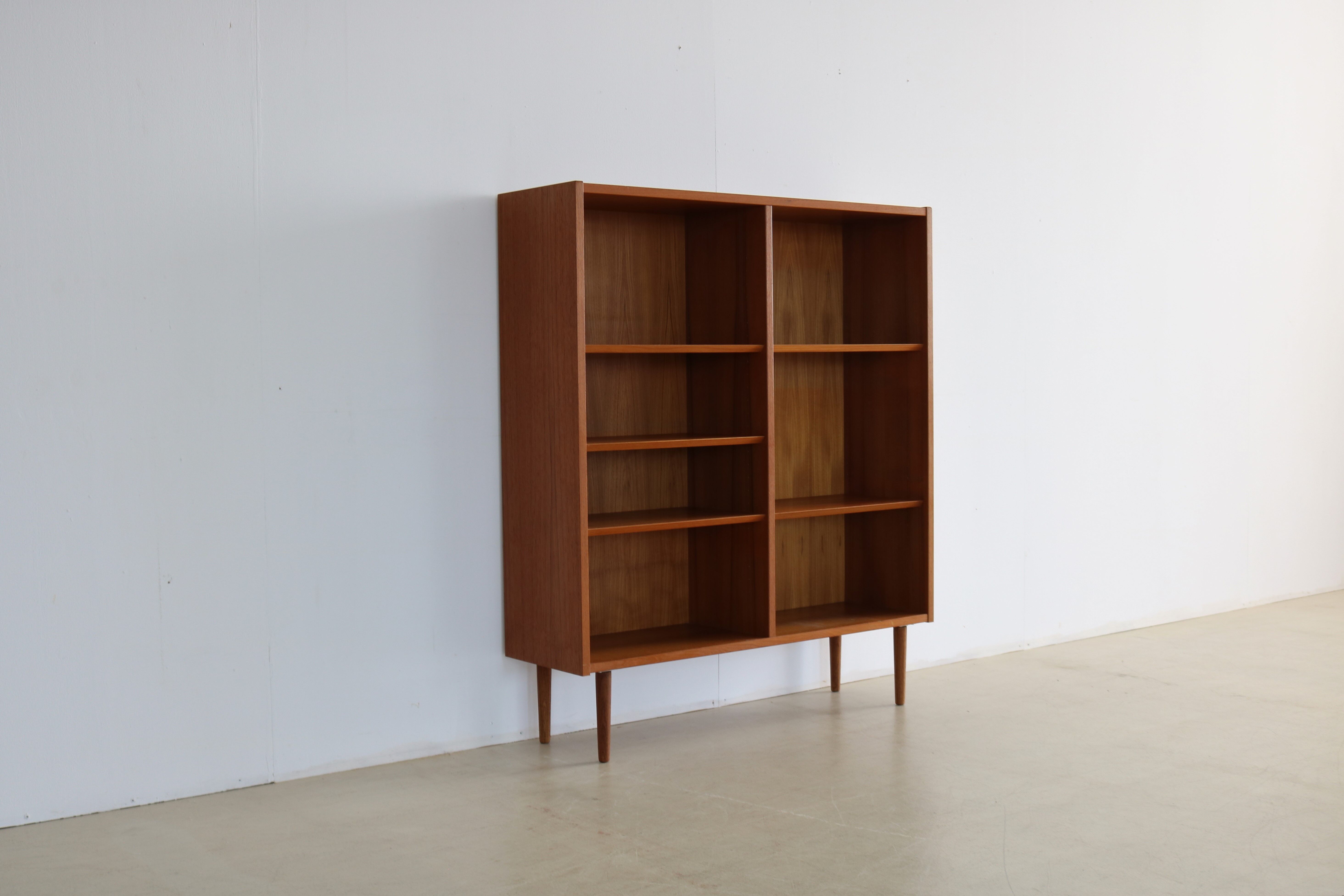 Vintage bookcase | cabinet | 60s Hundevad