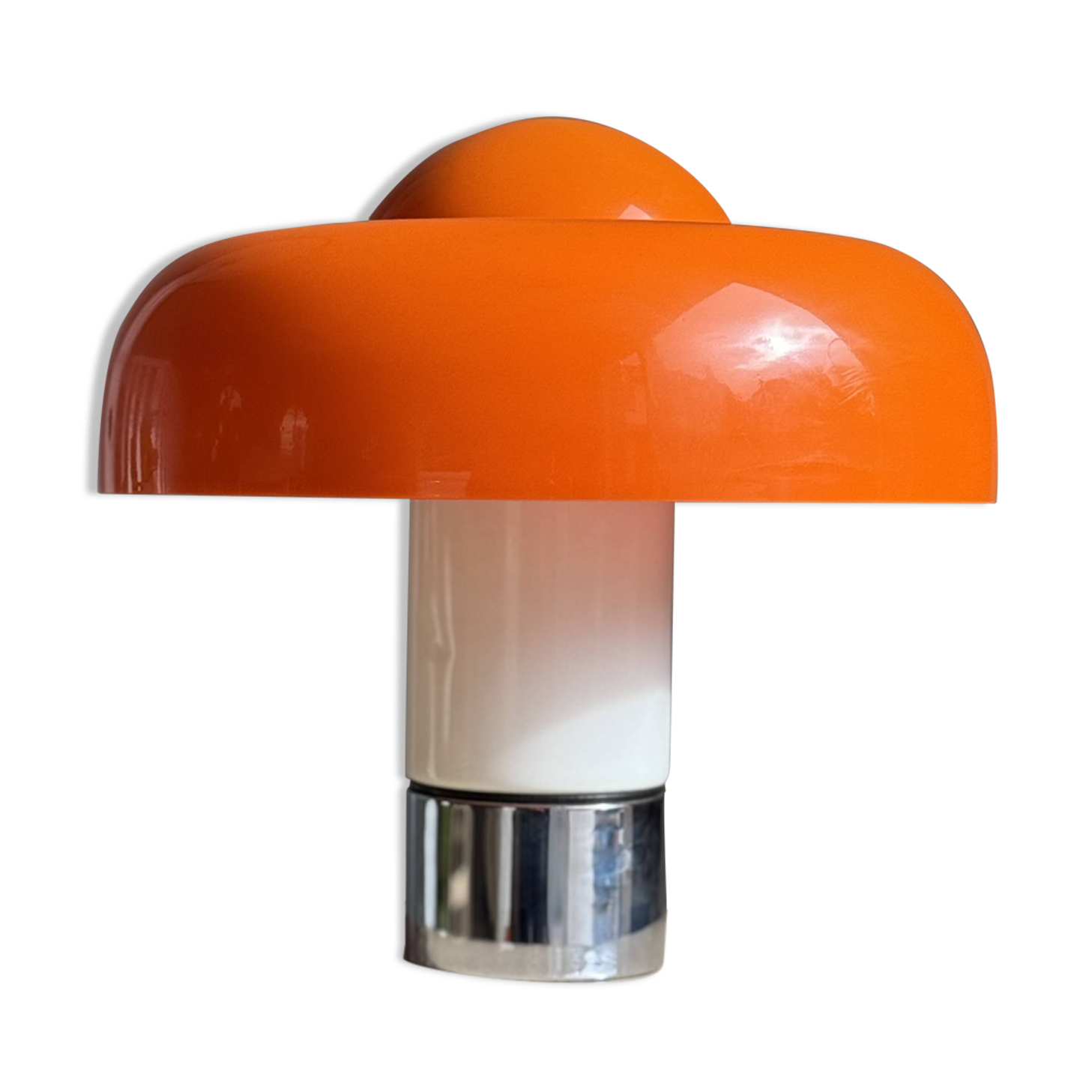 Brumbury lamp by Guzzini, designed by Luigi Massoni.