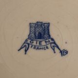 11 flat plates Rooster with Peonies, Gien earthenware