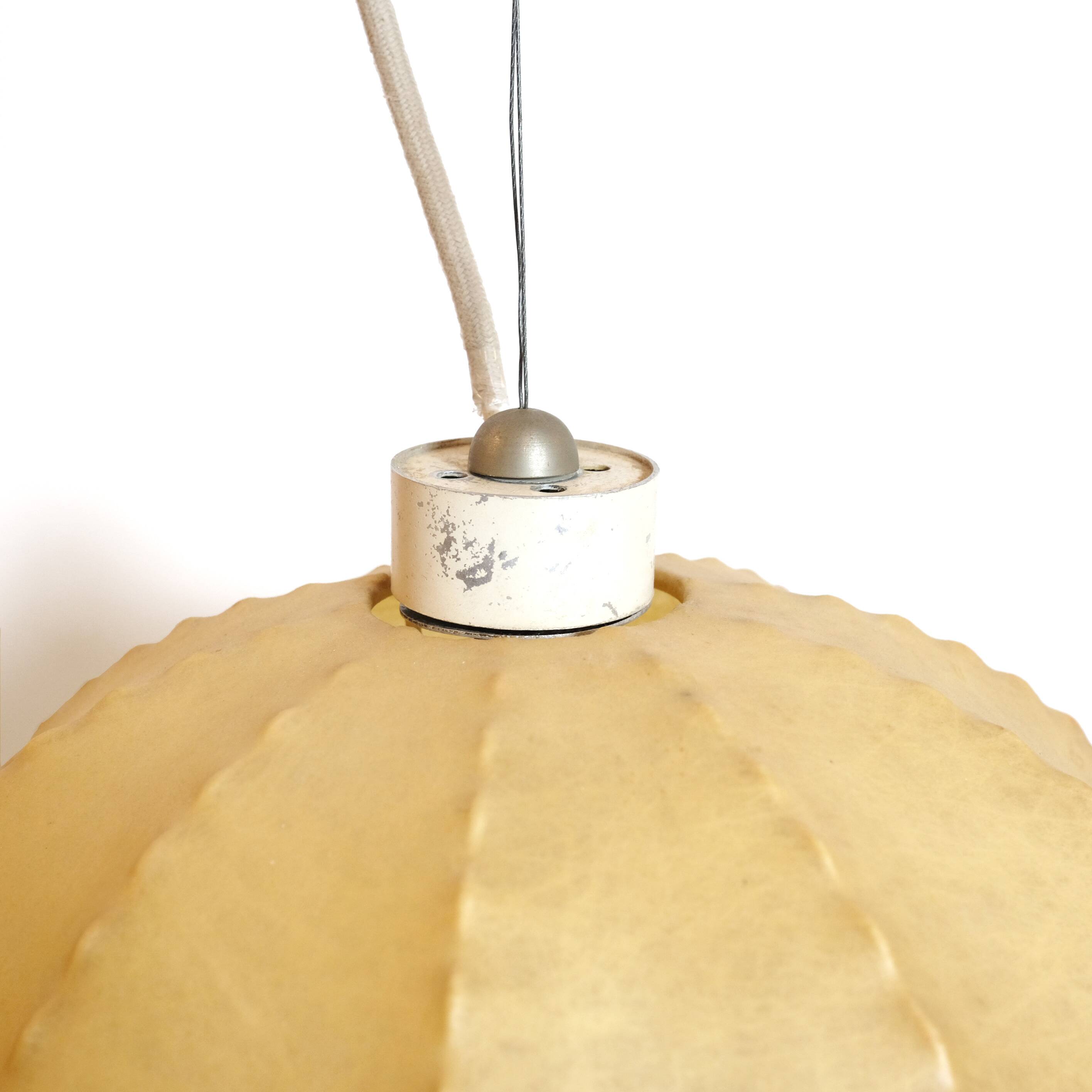 Large cocoon pendant light from the 60s.