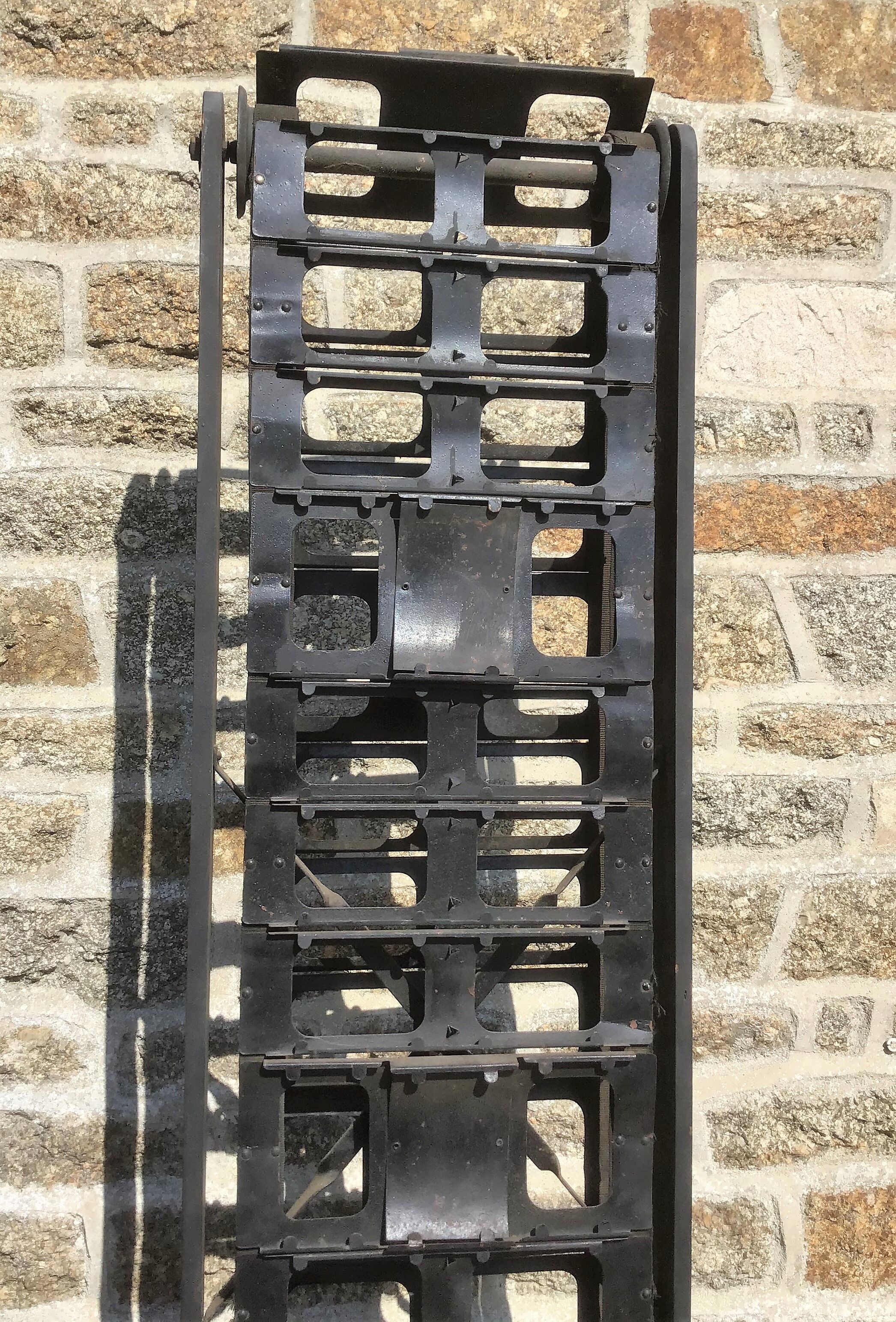 Former postcard drop-down display