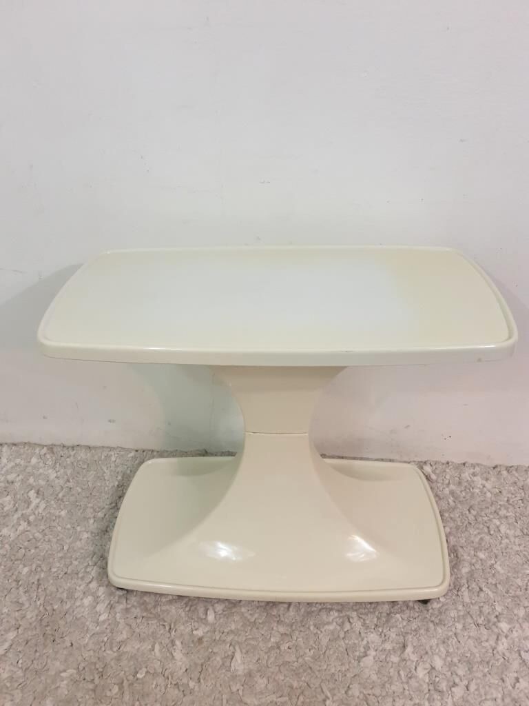 Table of the 70s by Flair