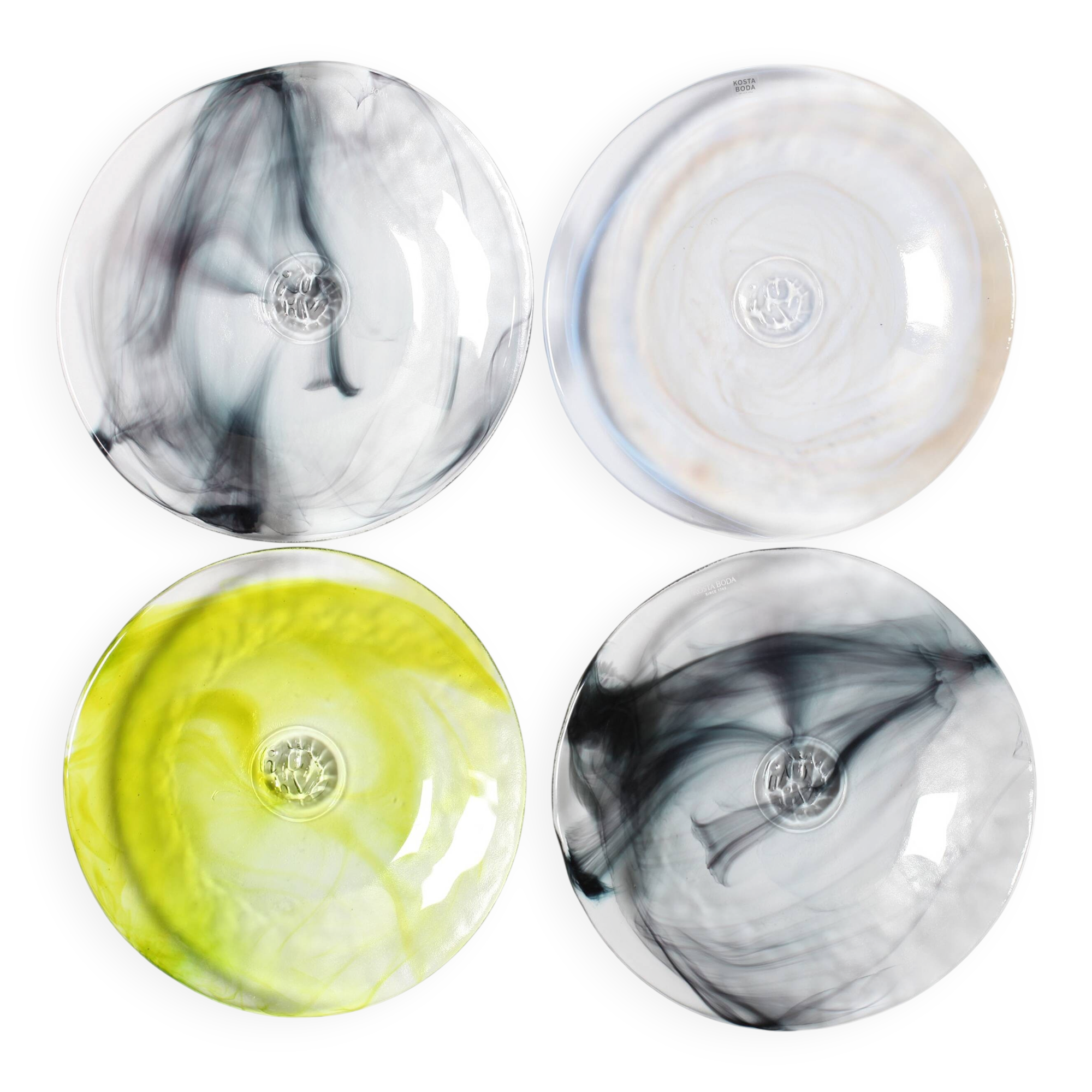 Ensemble d'assiettes en verre Kosta Boda Mine : Art scandinave par Ulrica Hydman Vallien