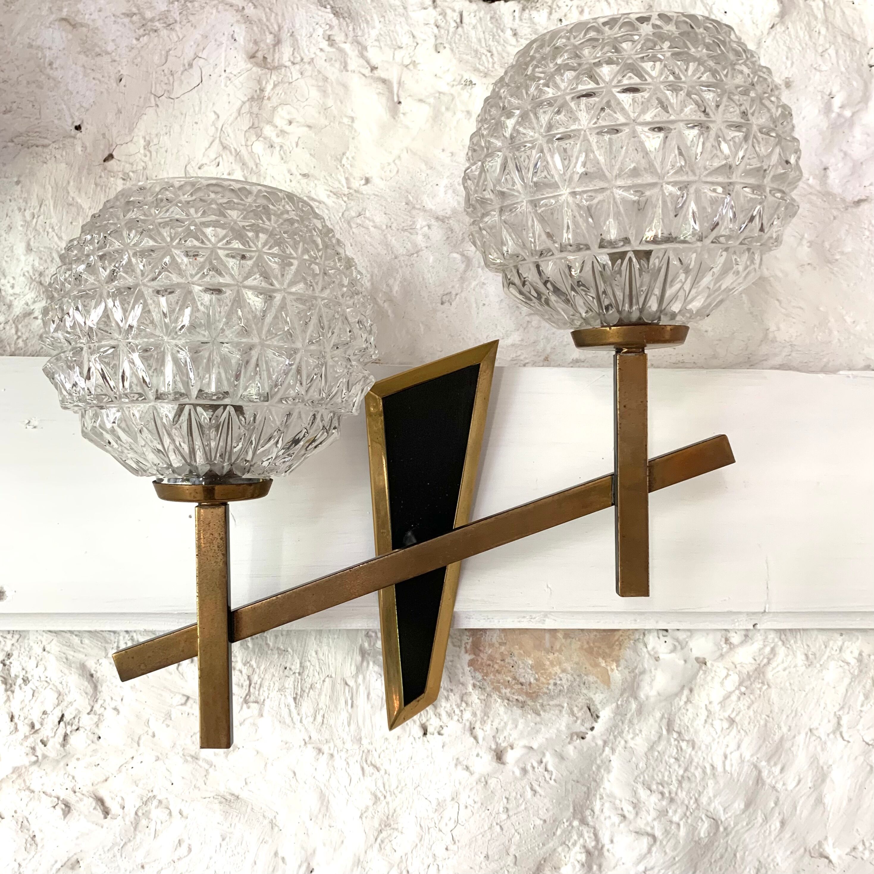Vintage brass double wall lamp and diamond glass globe