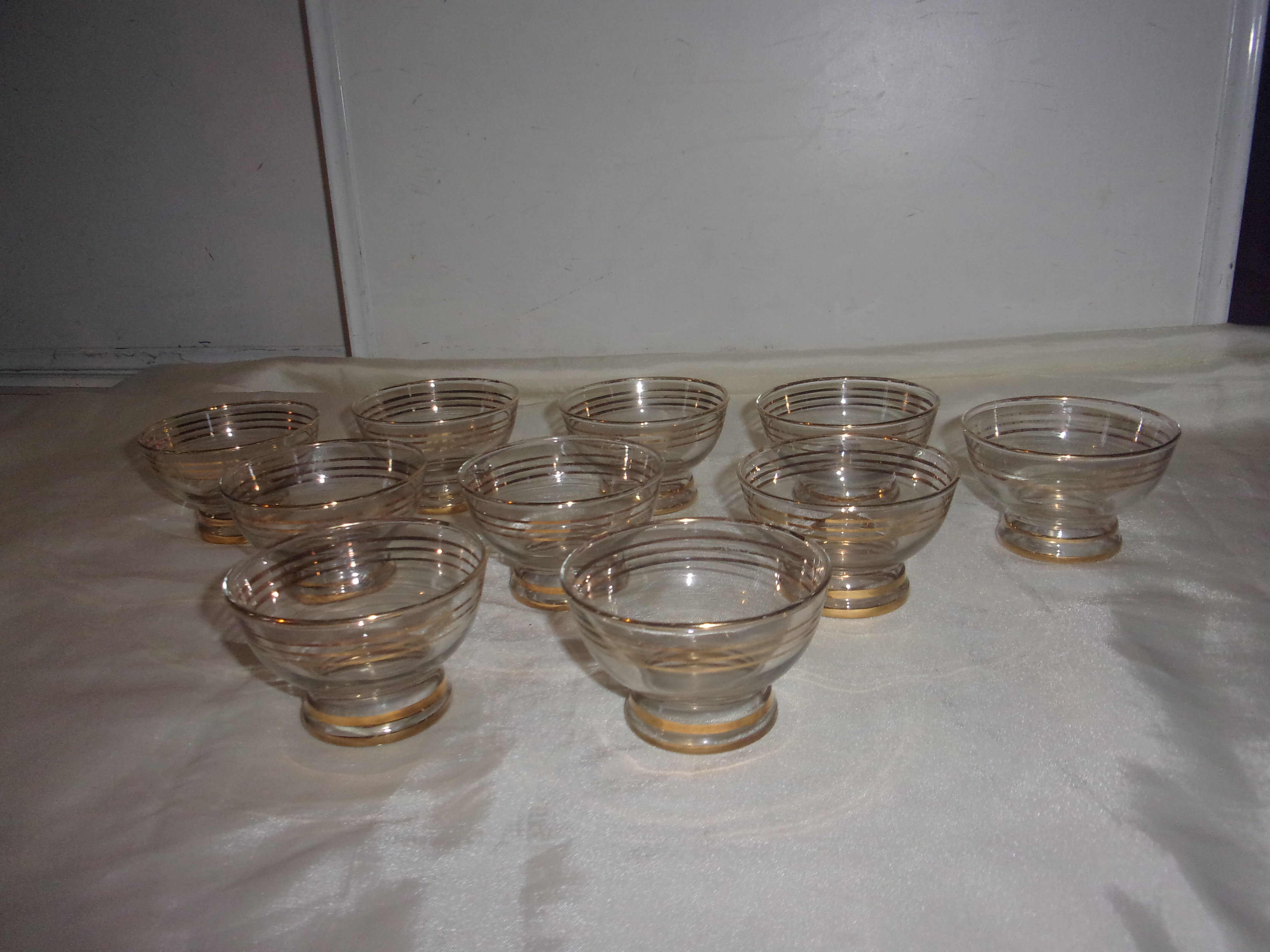 10 champagne glasses year 50s