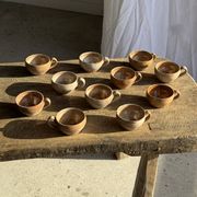 11 tasses à café vintage en grès mat brut