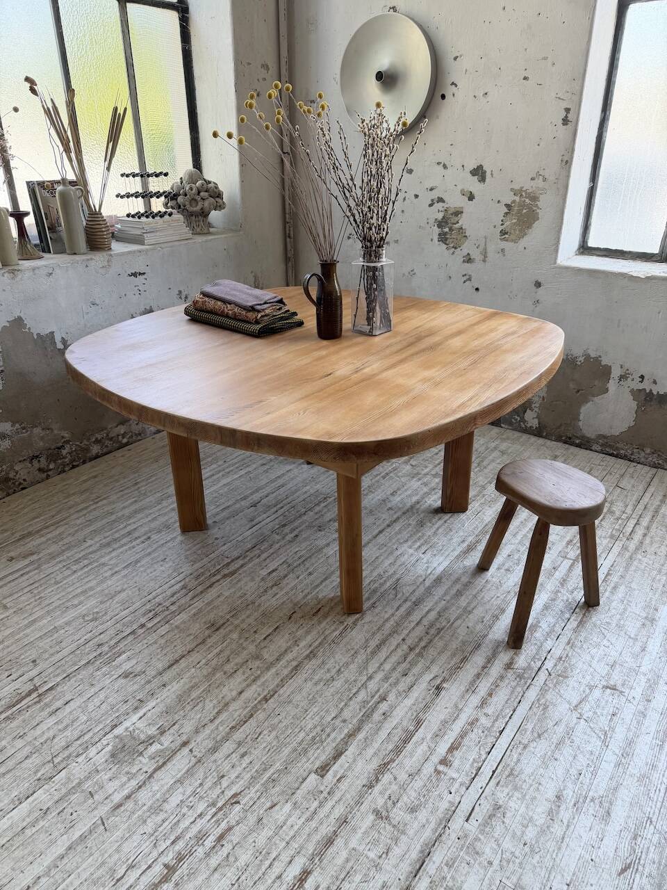 Round XL constructivist table