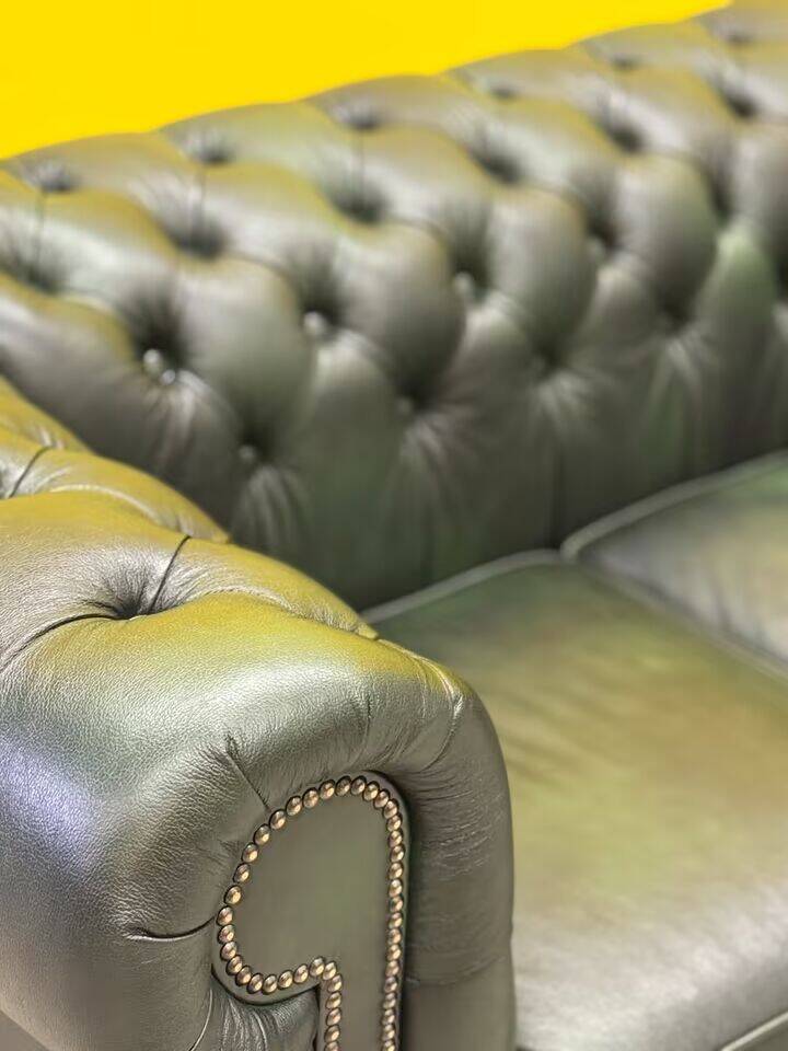 Vintage Green Leather Chesterfield Sofa: Two Seater