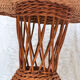 Table d’appoint artisanale vintage en osier tressé