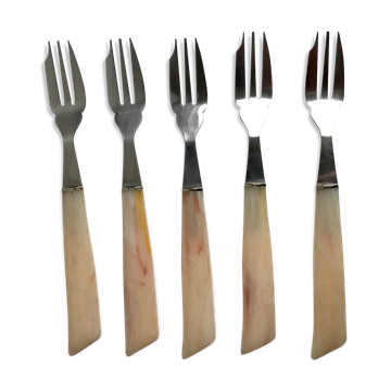 Lot de 5 fourchettes à dessert en corne années 60-70
