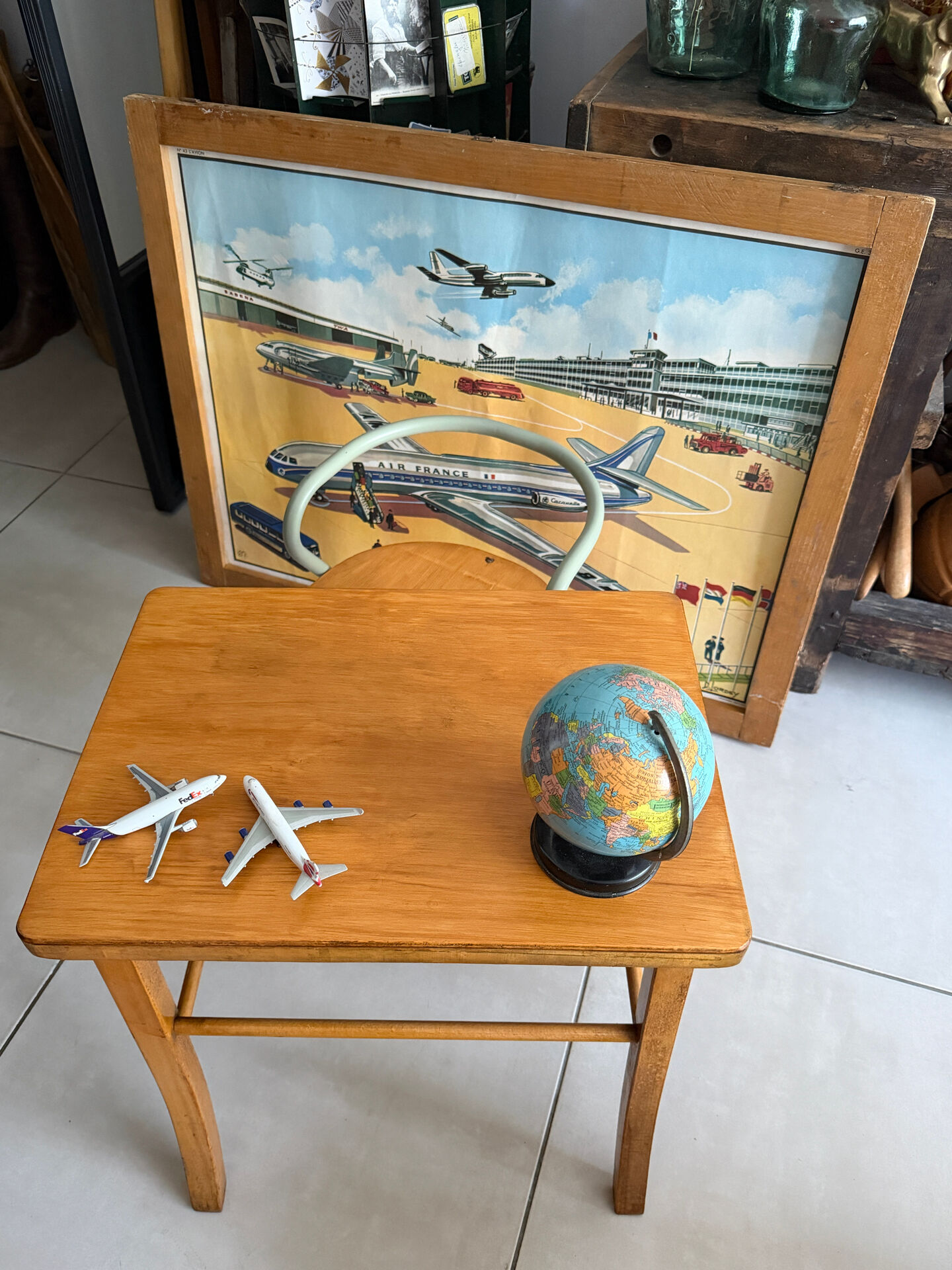 Bureau enfant Baumann en bois et chaise Hitier vintage