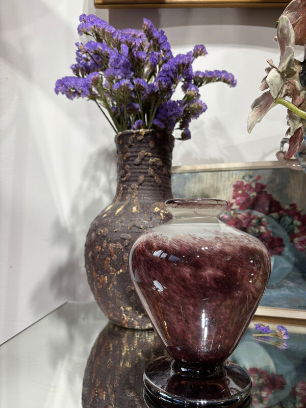Vase boule en verre soufflé, signé Jean-Claude Novaro