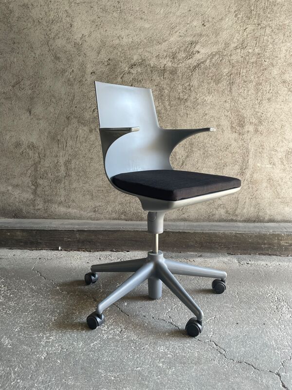 Fauteuil de bureau Kartell modèle spoon