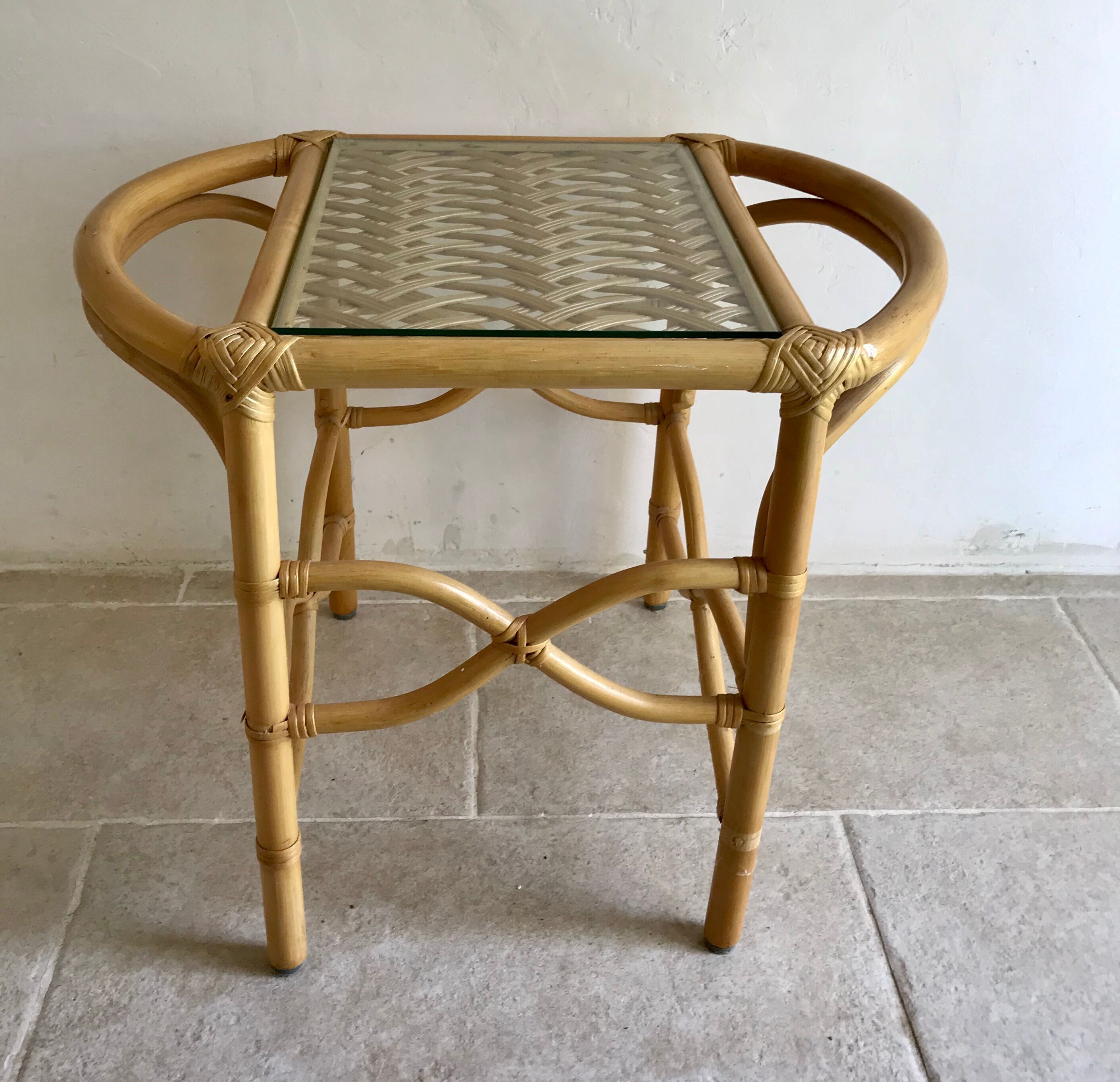 Table d’appoint vintage en rotin