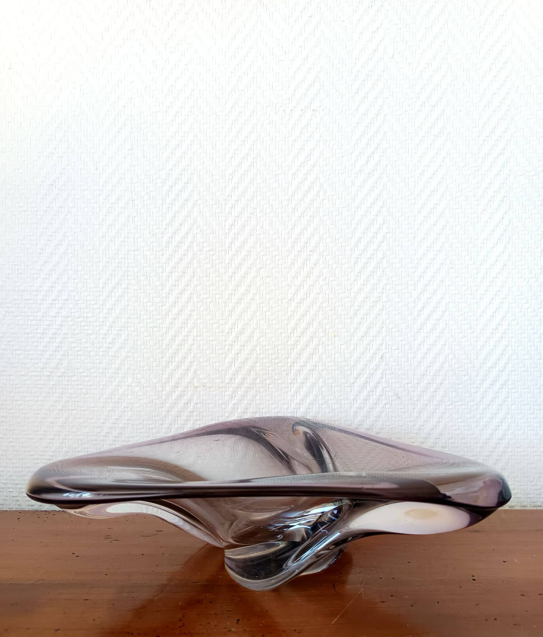 Cendrier ou vide proche en verre épais vintage, dans le style des créations