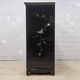 Cabinet vintage chinois laqué noir avec oiseaux et fleurs bohème