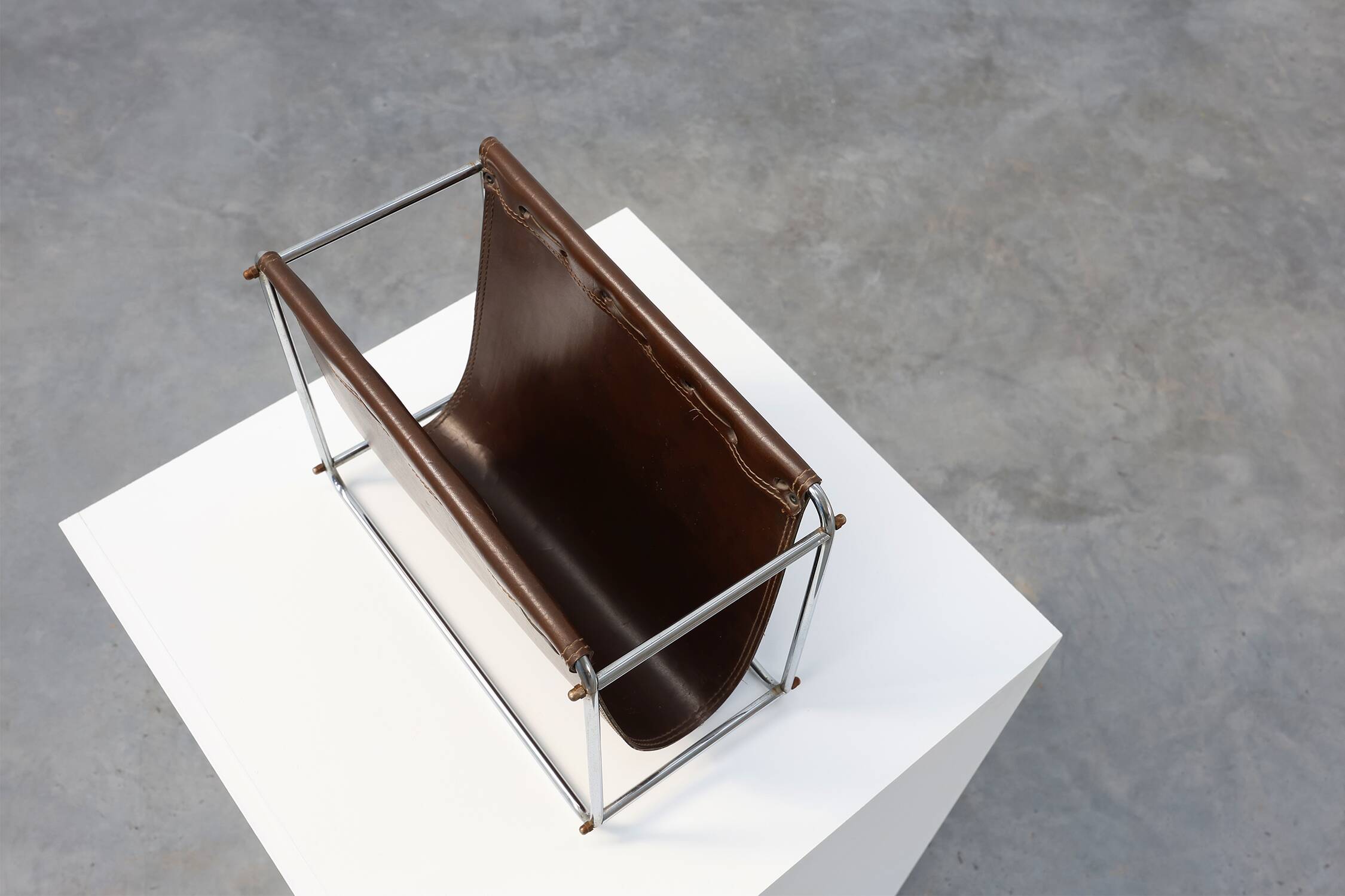 Vintage Magazine rack in chrome and faux leather, France 1960s